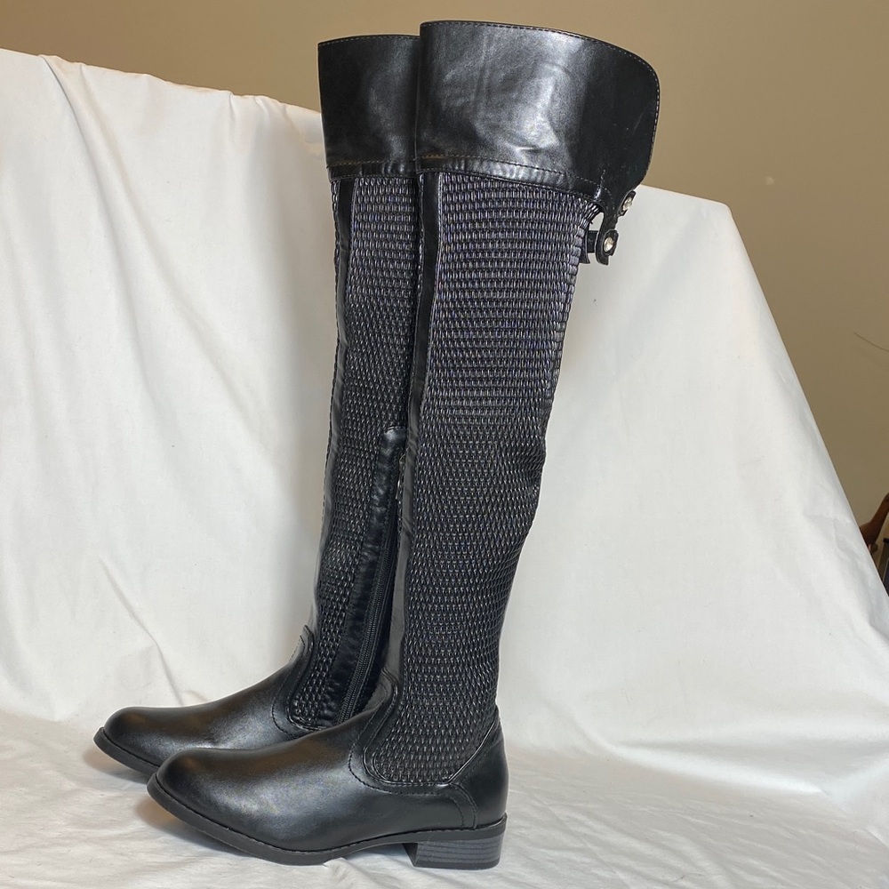 Bucco Capensis Knee-High Faux Leather Boots with stretch calf - women-6M NWT